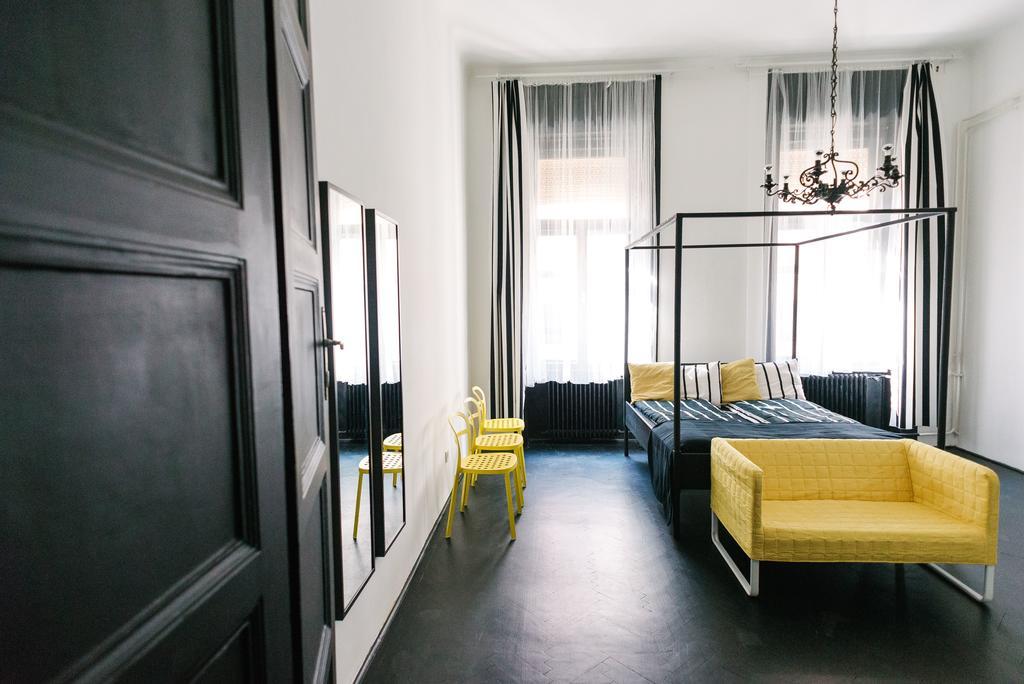 D.Five Stylish Apartment On Vaci Street Budapest Eksteriør bilde